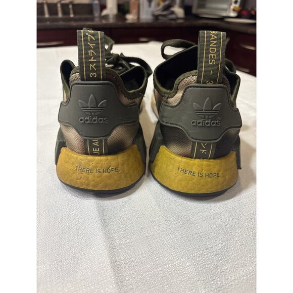 Adidas NMD R1 STAR WARS PRINCESS LEIA Women's Running Camo Shoes FW2280 Size 9 - Picture 3 of 8